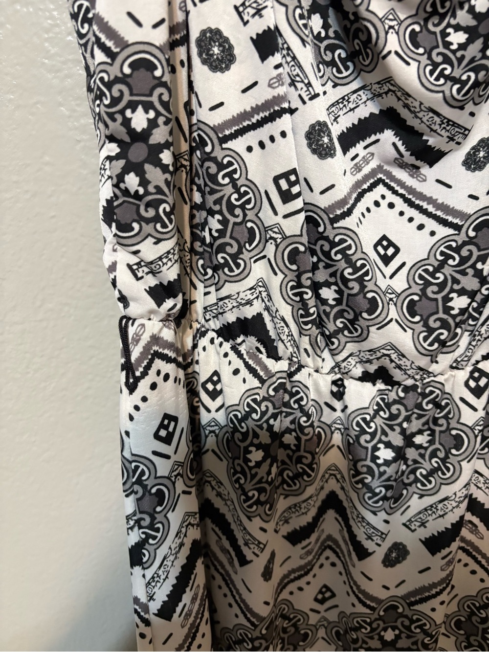 Women’s Sleeveless NWT Studio West Black & White Cowl Printed Midi Dress Size L - Picture 4 of 14